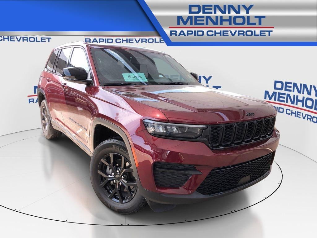 2024 Jeep Grand Cherokee Altitude 4x4 in Red — front three-quarter view