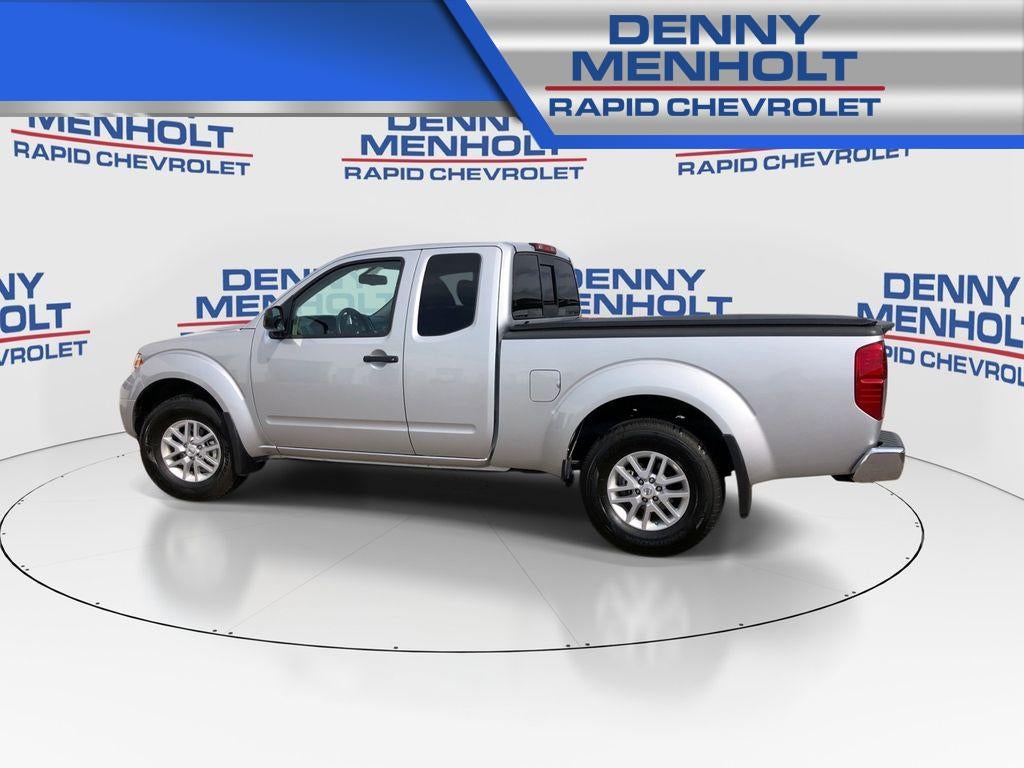 2019 Nissan Frontier SV in Silver — front three-quarter view