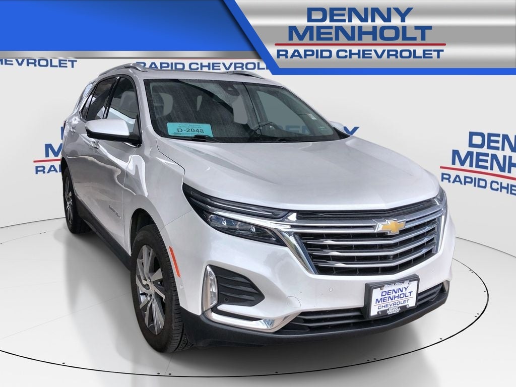 2023 Chevrolet Equinox Premier in Iridescent Pearl Tricoat — front three-quarter view