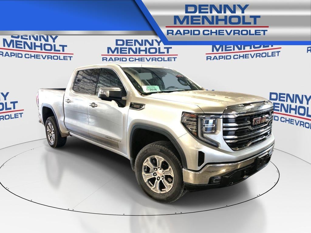 2022 GMC Sierra 1500 SLT in Quicksilver Metallic — front three-quarter view