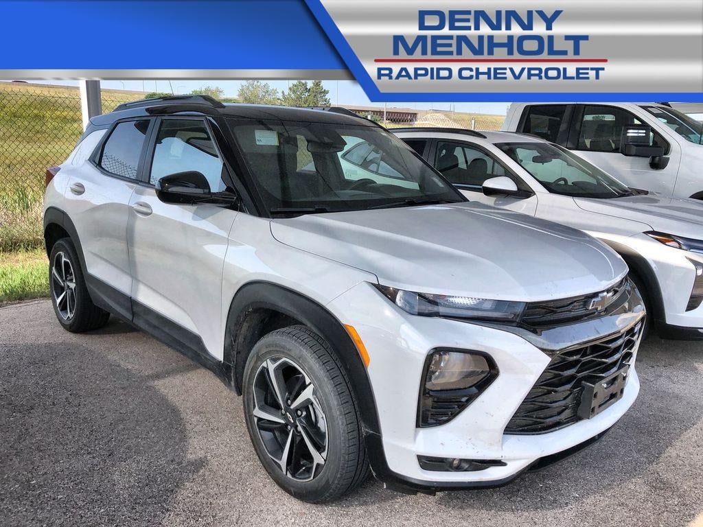 2023 Chevrolet Trailblazer RS in Summit White — front three-quarter view